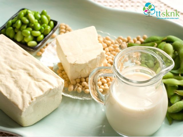 những thực phẩm trẻ không nên ăn khi bị sởi