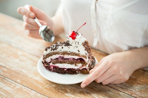 4 thói quen của bà bầu khiến chất lượng nước ối suy giảm, ảnh hưởng cả mẹ lẫn thai nhi - Ảnh 2. 4 thói quen của bà bầu khiến chất lượng nước ối suy giảm, ảnh hưởng cả mẹ lẫn thai nhi - Ảnh 2.